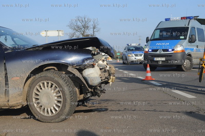 W miejscowosci Szopy na drodze Elblag - Malbork wyjezdzajacy...