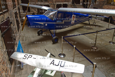 Oficjalna prezentacja RWD 13 na dziedzincu Ratusza...