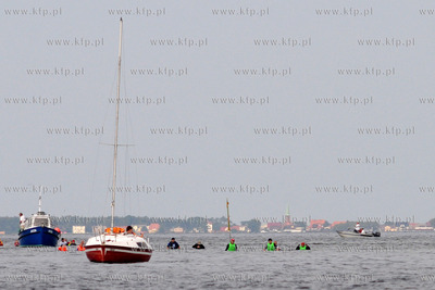 XII edycja Marszu Sledzia przez Zatoke Pucka na trasie...