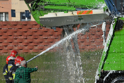 Pozar smieciarki Sanipor na ulicy Slaskiej w Gdyni....