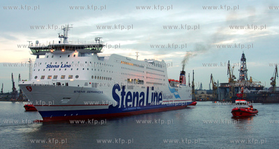 Wyjscie promu Stena Germanica z portu w Gdansku po...
