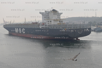 Do gdynskiego portu wplyna kontenerowiec MSC Asya -...