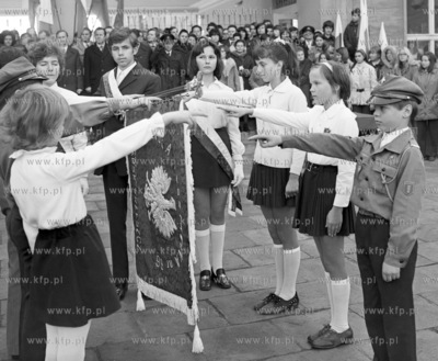 Uroczystosc przekazania sztandaru szkole podstawowej...