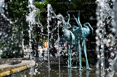 Gdansk Wrzeszcz. Fontanna z czaplami.
4.07.2009
fot....