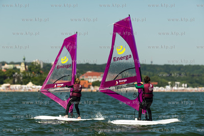 Plaza w Sopocie, przy Sopockim Klubie Zeglarskim. Briefing...