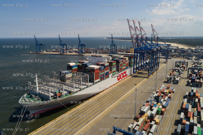 Do DCT Gdańsk zawinął największy kontenerowiec...
