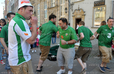 Ulice Dluga i Dlugi Targ w Gdansku dzien przed meczem...