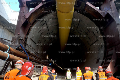 Zwiedzanie 400 m tunelu wierconego przez maszyne TBM...