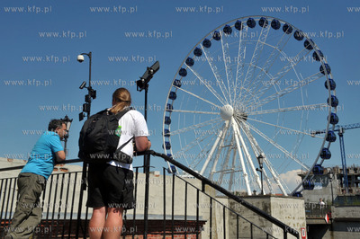 Wielkie kolo widokowe stanelo na Wyspie Spichrzow w...