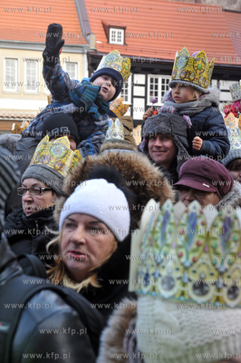 Orszak Trzech Kroli przeszedl ulicami Gdanska. 06.01.2015...