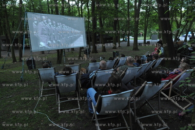 Kino letnie na Westerplatte zorganiowane przy wartowni...