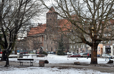 Gdańsk. Widok na kościół św. Mikołaja ze Skweru...