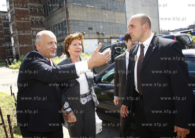 Stocznia Gdansk. Wizyta komisarz UE Neelie Kroes ds....