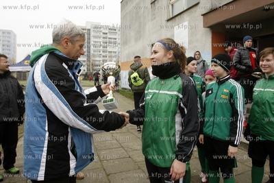 Gdansk Zaspa. Pilkarski turniej dzikich druzyn Do przerwy...