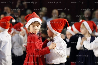 Gimnazjumnr 2 w Zukowie. Konkurs tanca towarzyskiego....