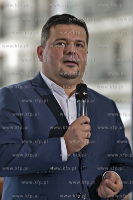 Restauracja hotelu Szafarnia w Gdańsku. Prezentacja...