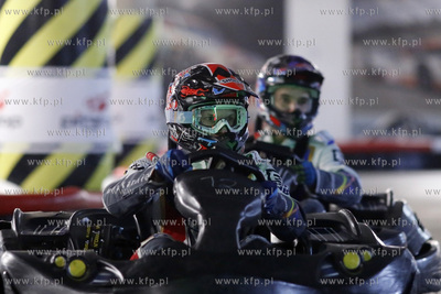 Fun Arena. Wyścig gwiazd. Na torze gokartów elektrycznych...