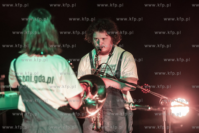 Festiwal Świat Mało Znany. Koncert zespołu Caritas...