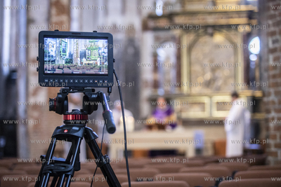 Niedzielna msza św. w Centrum św. Jana odbyła się...