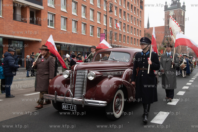Gdańsk. Parada z okazji Narodowego Święta Niepodległości....