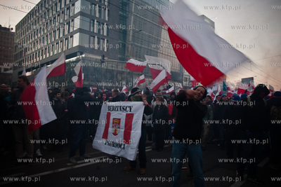 Warszawski "Marsz Niepodległosci" organizowany przez...