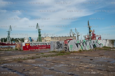 Mural z napisem "WESTERPLATTE" na terenie Stoczni Cesarskiej....