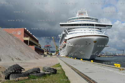 Wycieczkowiec Emerald Princess jest najwiekszym statkiem...