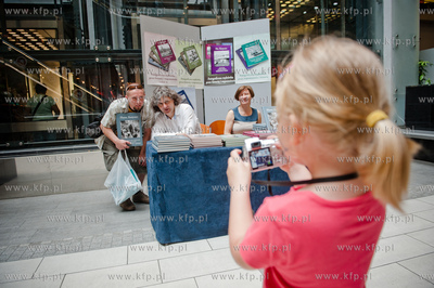 Gdansk. CH Manhattan. Promocja angielskiej wersji albumu...