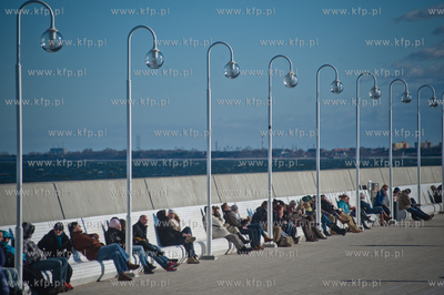 Sopot. Sloneczne niedzielne popoludnie na molo. 
03.03.2013
fot....