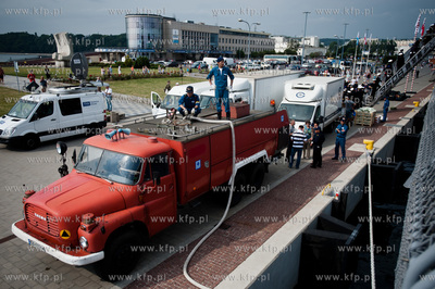 Gdynia. Nabrzeze Pomorskie. Uroczyste powitanie japonskiego...