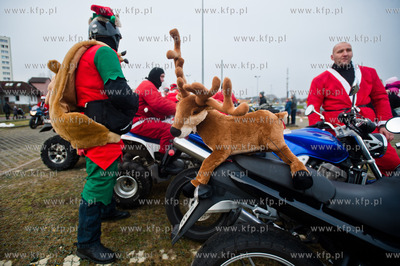 Gdanskl. Plac Dwoch MIast. Parkin pod Ergo Arena. XI...