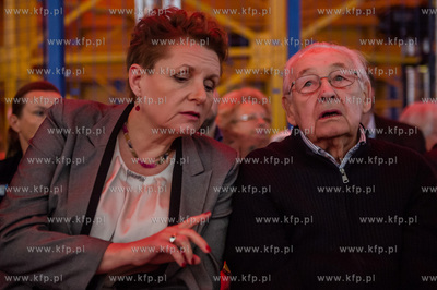 Gdansk. Byly zbiornik gazowy na terenie Polskiej Spolki...