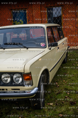 Gdansk. Pokaz pojazdow zabytkowych z Automobilklubu...