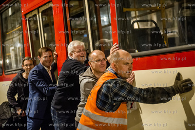 Gdansk. Dolne Miasto. Operacja ustawiania zabytkowego...