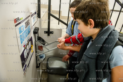 Gdansk. Niepubliczna Szkola Podstawowa Sokrates. Ufundowana...