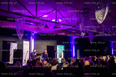 Sopot. Zatoka Sztuki. Charytatywne spotkanie z piosenkarką...