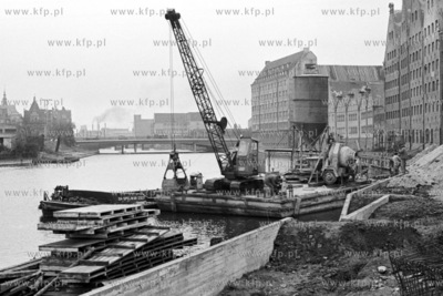 Prace prowadzone przez Spoldzielnie Hydrotechniczna...
