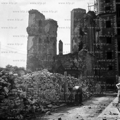 Zniszczona po II wojnie światowej Brama Mariacka w...