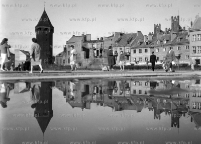 Plac usytuowany pomiędzy Targiem Drzewnym, ul. Podwale...