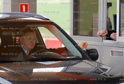 Jerzy Wludzik - wojt Kosakowa, na punkcie obslugi oplat...