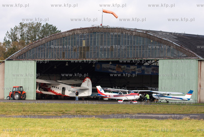 Pruszcz Gdanski, Aeroklub Gdanski Nz. Hangar Aeroklubu...