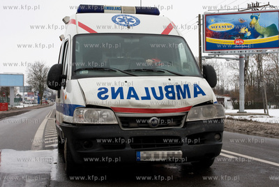 Gdansk ul. Slowackiego. Kolizja drogowa. Pedzaca na...