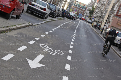 Nowa sciezka rowerowa na ul. Ogarnej w Gdansku. Mozna...