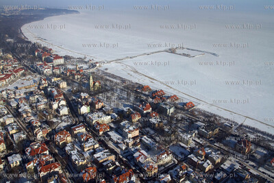 Zdjecia lotnicze zamarznietej Zatoki Gdanskiej. Nz....