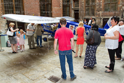 Oficjalna prezentacja RWD 13 na dziedzincu Ratusza...