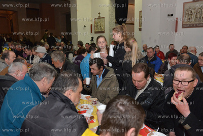 Sniadanie Wielkanocne w dolnym kosciele OO. Franciszkanow...