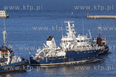 Port Gdynia. Statek naukowo-badawczy Skagerak w trakcie...