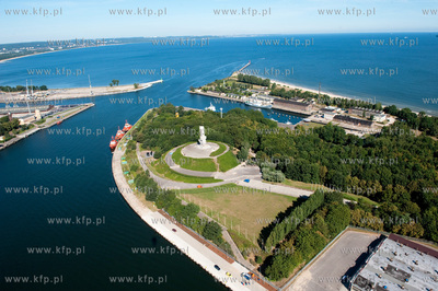 Westerplatte, oraz wejscie do Portu Gdansk, widziane...