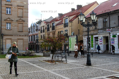 Deptak na ulicy Jarosława Dabrowskiego w Tczewie....
