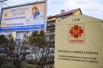 Gdynia Dąbrowa, billboard "Bursztynowa Przystań,...